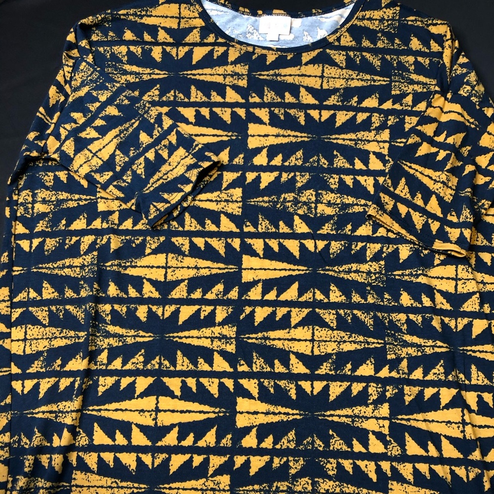 LulaRoe printed short sleeve top
